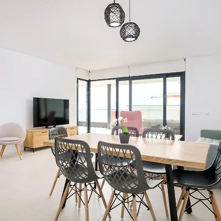 Modern Apartment-sea View * فوينخيرولا