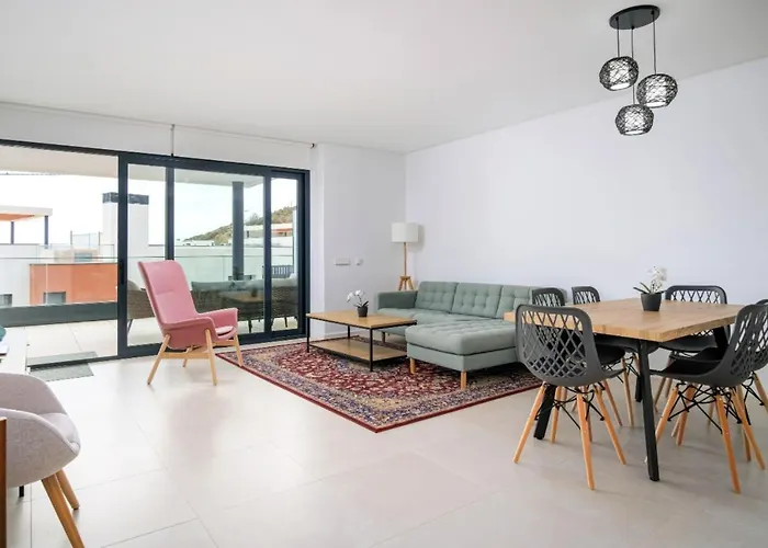 Modern Apartment-sea View דירה